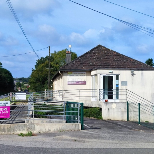  COEUR DE SAIRE IMMOBILIER : Local / Bureau | CRASVILLE (50630) | 323 m2 | 190 800 € 